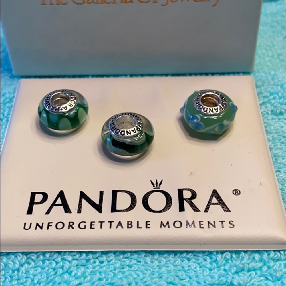 PANDORA 925 STERLING BANGLE BRACELET& 6 CHARMS - Picture 9 of 13
